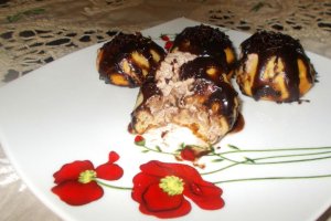 Desert profiterol cu crema de ciocolata si mascarpone