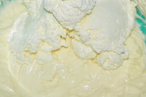 Desert tort cu crema de branza si jeleu de fructe