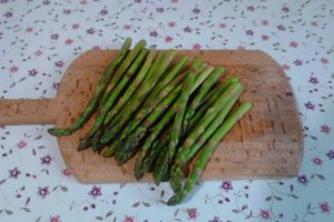 Aperitiv frittata cu sparanghel