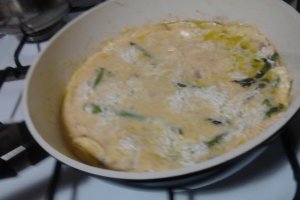 Aperitiv frittata cu sparanghel