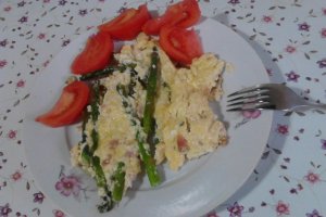 Aperitiv frittata cu sparanghel