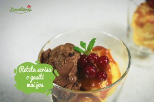 Desert profiterol cu crema de vanilie si sos caramel