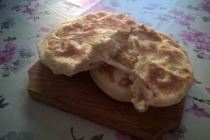 Aperitiv placinte cu sunca si cascaval