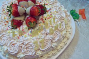 Desert tort cu capsuni