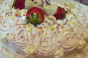 Desert tort cu capsuni