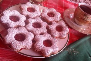 Desert biscuiti cu gem de zmeura