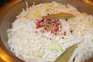 Varza calita cu afumatura