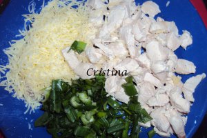 Aperitiv placintele cu piept de pui si cascaval