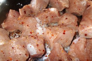 Pulpa de porc in sos de smantana cu piure de cartofi