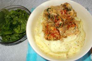 Pulpa de porc in sos de smantana cu piure de cartofi