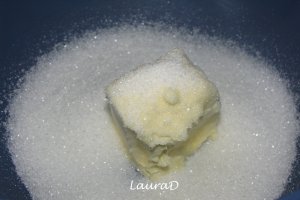 Chec cu zmeura, ciocolata si caramel