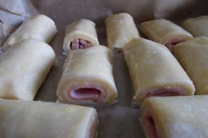 Aperitiv rulouri rapide cu sunca si cascaval