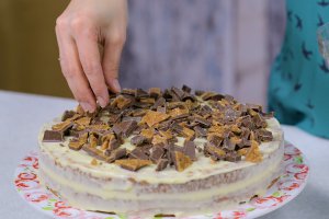 Desert tort cu nuca si crema de vanilie