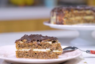 Desert tort cu nuca si crema de vanilie