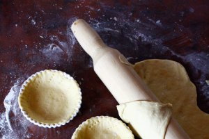 Desert mini tarte cu fructe de padure