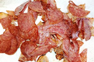 Penne cu sos de rosii si bacon