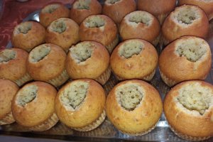 Desert briose cu crema caramel si ness