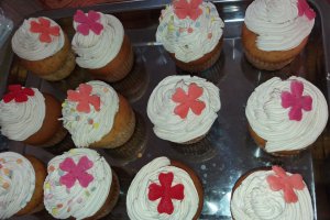 Desert briose cu crema caramel si ness
