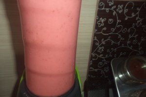 Desert prajitura multicolora cu jeleu de capsuni