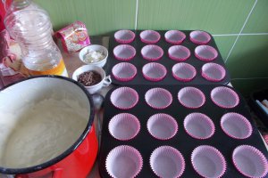 Desert briose pufoase cu ciocolata, pentru cafea