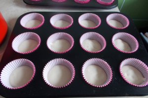 Desert briose pufoase cu ciocolata, pentru cafea