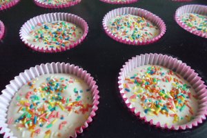 Desert briose pufoase cu ciocolata, pentru cafea