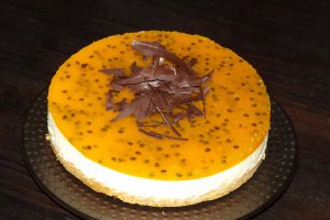 Desert cheesecake cu jeleu de fructul pasiunii (maracuya)