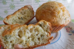 Aperitiv briose sarate