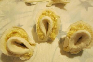 Aperitiv placinta cu branza sarata