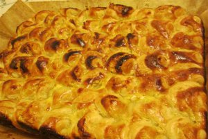 Aperitiv placinta cu branza sarata