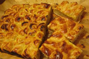 Aperitiv placinta cu branza sarata