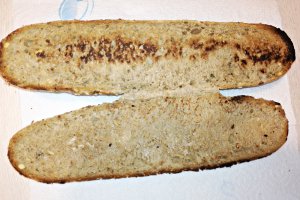 Sandvis cu pastrama de vita