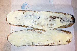 Sandvis cu pastrama de vita