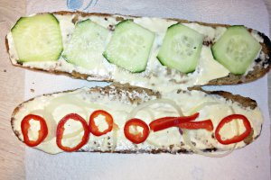 Sandvis cu pastrama de vita