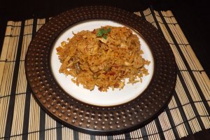 Arroz con pollo (orez cu pui)
