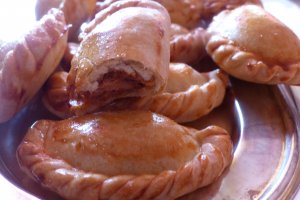 Aperitive empanadas / Pateuri cu ton