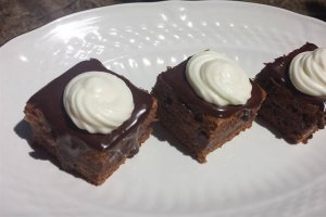 Desert prajitura cu crema de ciocolata