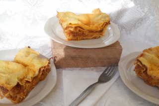 Lasagna cu carnati