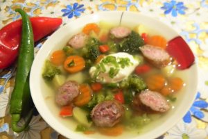 Ciorba cu broccoli si carnat de casa