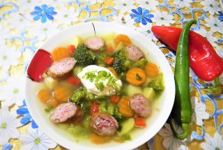 Ciorba cu broccoli si carnat de casa