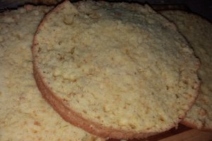 Desert tort Primavara cu crema de mascarpone si ciocolata