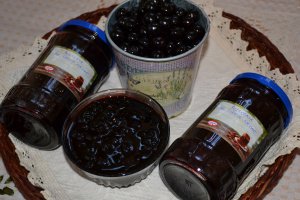 Dulceata de cirese negre