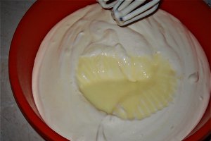 Desert tort cu crema de ananas