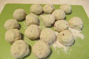 Chiftele din dovlecel si branza de burduf, preparate la cuptor