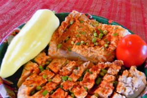Slanina popricata cu usturoi verde