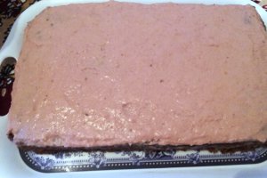Desert tort cu mousse de ciocolata si zmeura