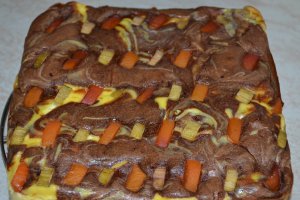 Desert negresa cu caise, rubarba si mascarpone