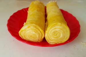 Desert cremes cu aluat de casa - ca la mama acasa