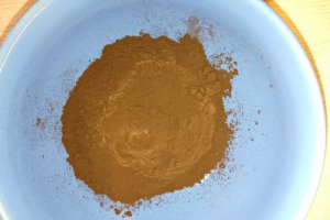 Desert prajitura rasturnata cu banane si caramel