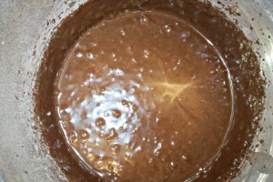 Desert prajitura rasturnata cu banane si caramel